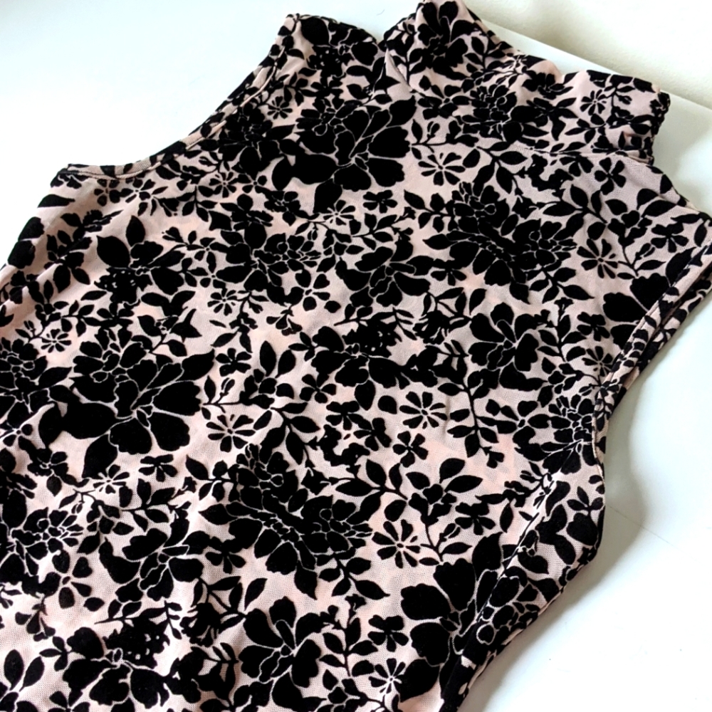 Elegant Windsor Body suit/top floral sleeveless